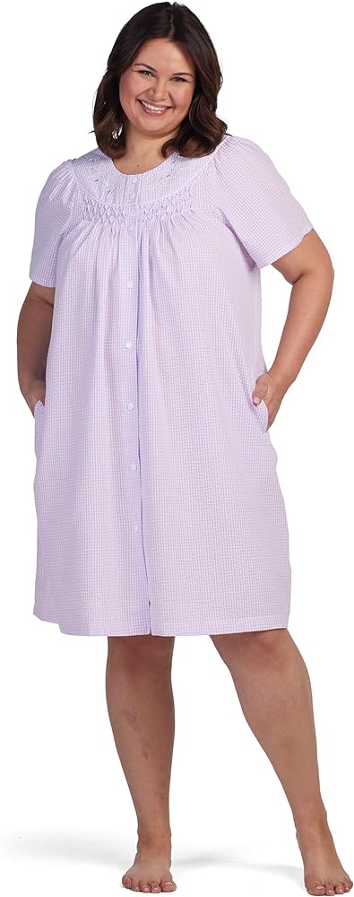 Miss Elaine Women's Short Seersucker Robe, Snap Front and Short Sleeves, Two Front Pockets, Sleepwear and Loungewear