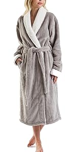 Woman in Light Gray Keila Sherpa Robe