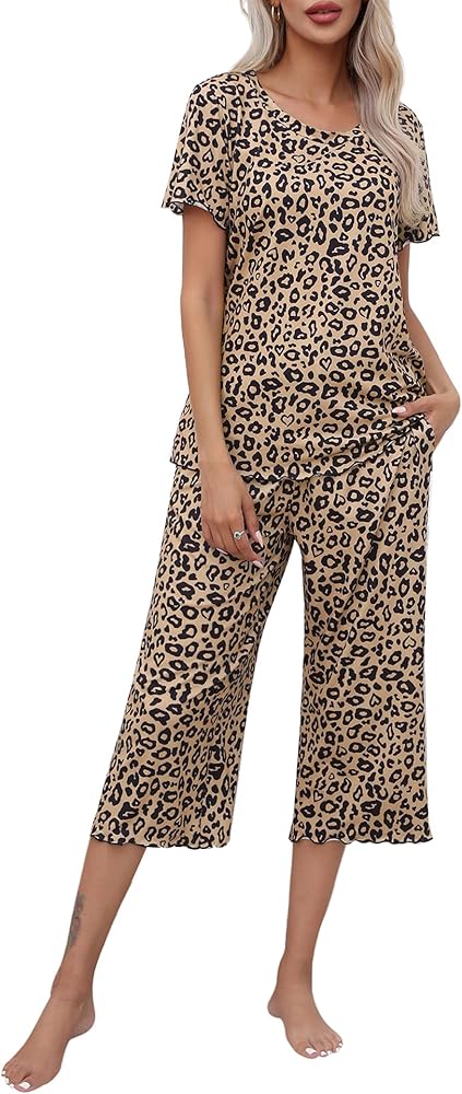 Ekouaer Women's Pajamas Set Short Sleeve Top With Capri Pants Pjs Lounge & Sleepwear Set S-XXL