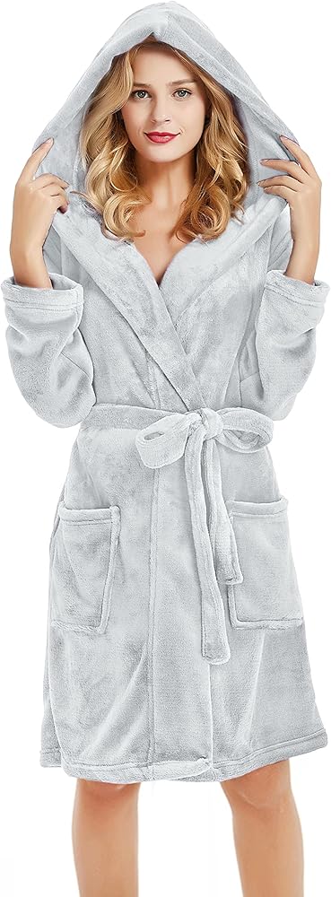 U2SKIIN Women Hooded Fleece Robe, Short Plush Robes for Womens With Hood Soft Warm Spa Bathrobe